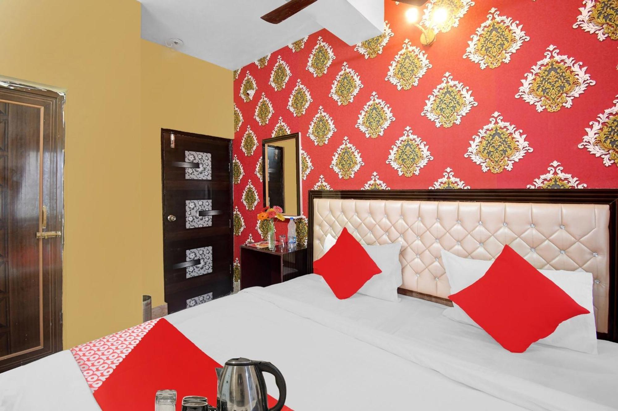OYO 92262 Ankan Regency Kolkata Bagian luar foto