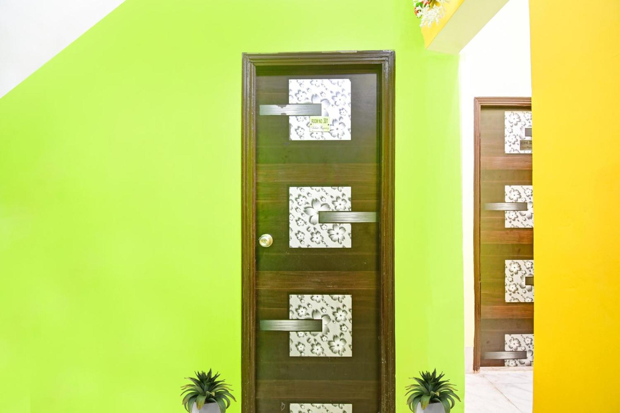 OYO 92262 Ankan Regency Kolkata Bagian luar foto